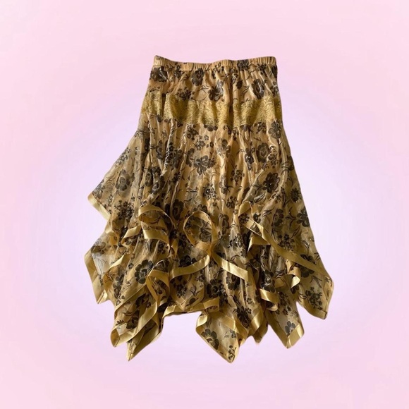multi-layered yellow and brown sparkling floral skirt with lace detailing。.:*☆ - Picture 6 of 8